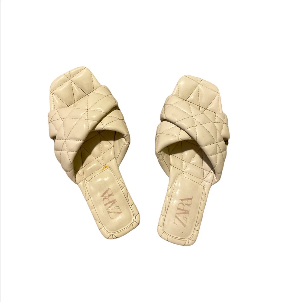 Zara flat sandal size 38. US 6-6.5